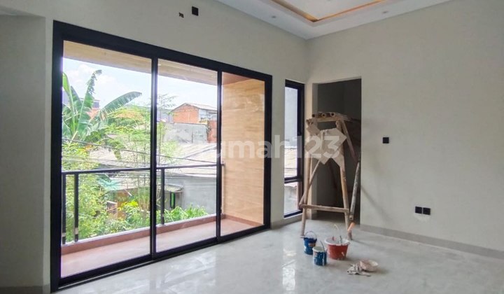 Rumah Mewah Kontemporer 2,5 Lt Rooftop di Jagakarsa Jaksel 2