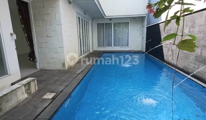 Rumah Tropis Minimalis Konsep Villa Di Lebak Bulus