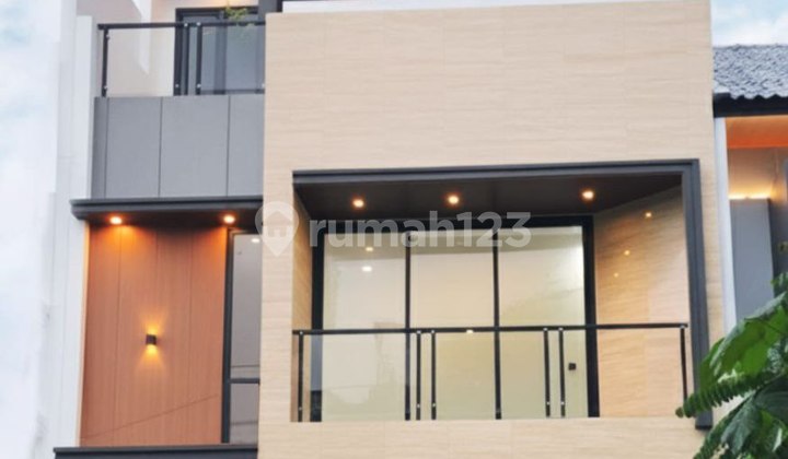 Rumah Mewah Kontemporer 2,5 Lt Rooftop di Jagakarsa Jaksel