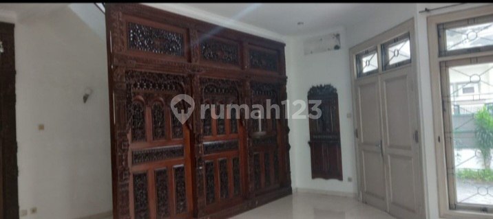 Old House Well Maintained Ready to Live In Tebet South Jakarta 2
