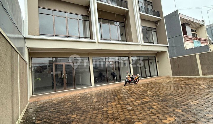 Ruko Brand New Gandeng 3 di Jatinegara Jakarta Timur Ruko Brand New Gandeng 3 di Jatinegara Jakarta Timur