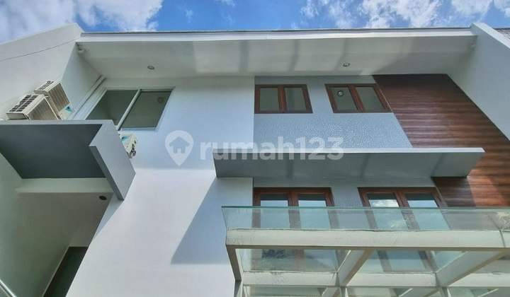 Rumah Bagus Siap Huni 3 Lantai Di Cipete Jaksel