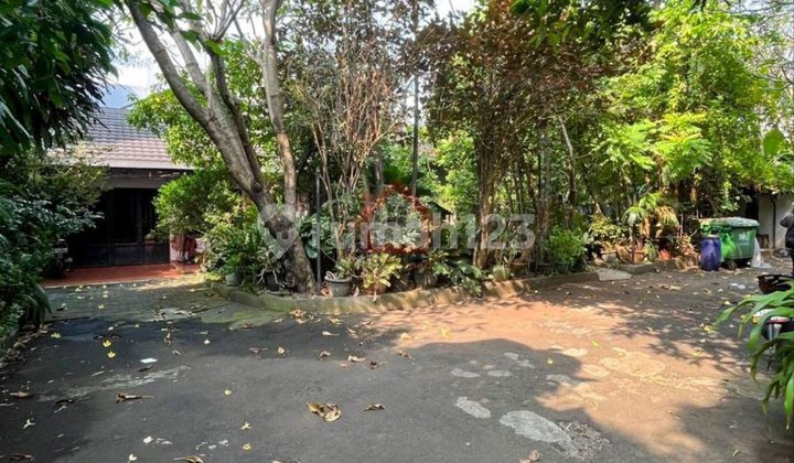 Rumah Lama Area Komersial Di Patal Senayan Jaksel 1