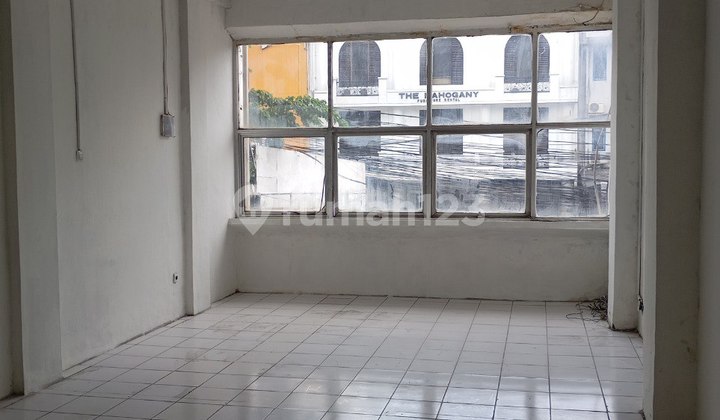 4-Storey Ready-to-Use Shop House in Radio Dalam, South Jakarta