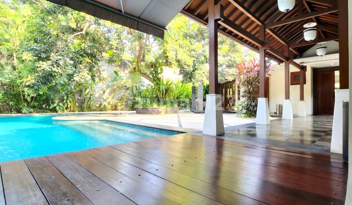 Tropical House With Big Pool & Garden di Cipete