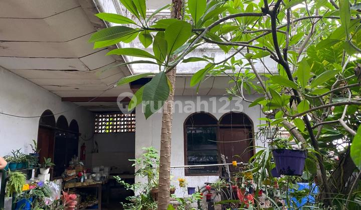 Rumah Lama Di Area Komersial Di Arteri Pondok Indah Jaksel 2