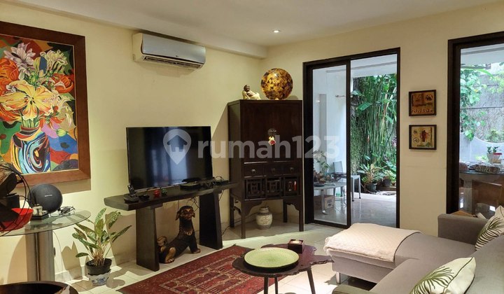 Beautiful House Ready to Occupy in a Cluster in Bintaro Sector 8 2