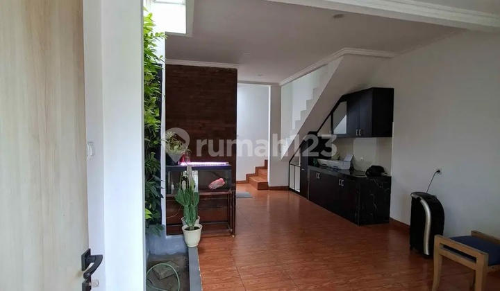 SHM House 2.5 Floors Near Cilangkap Agritourism Jakarta 2
