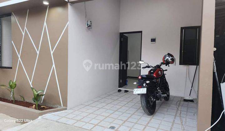 Rumah di Jalan Raya pondok gede Jakarta Timur SHM 2