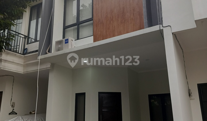 Rumah 3 Kamar Dipinggir Jalan Raya 2 Mobil Rumah 3 Kamar Dipinggir Jalan Raya 2 Mobil