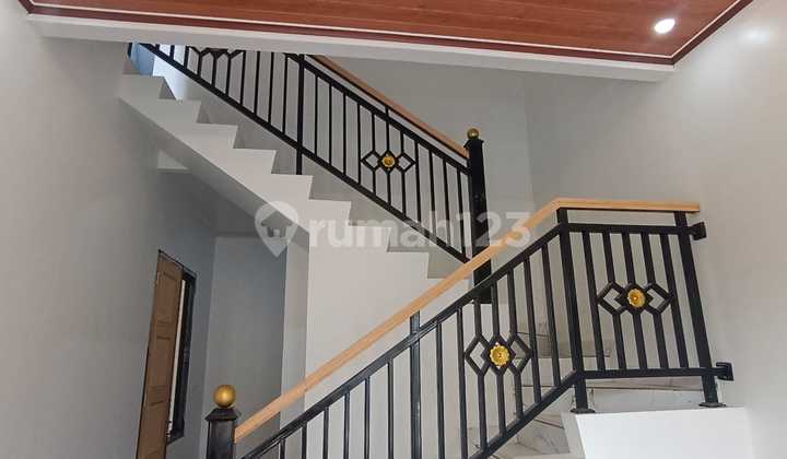 Ready-to-Occupy House, Garage Fits 2 Cars, Cipayung, Jakarta 2