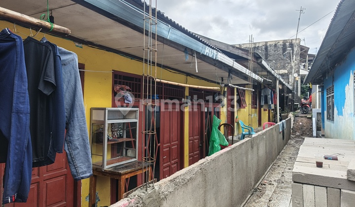 7-Door Rental House with Motorcycle Access, Strategically Located with Freehold Title 2