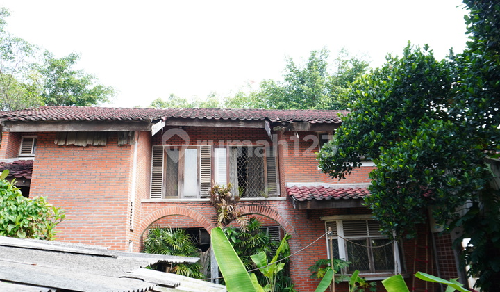 Rumah Hook Hitung Tanah Dekat LRT Harjamukti