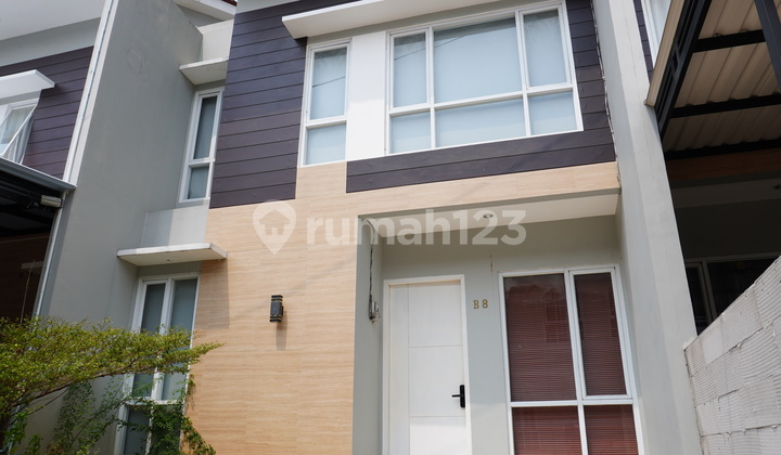 Take Over Rumah 2 Lantai di Komplek Jatirahayu