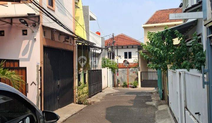 Rumah Strategis Cijantung,akses Mudah Jakarta 2