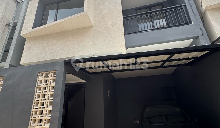 Rumah 2 Lantai Dekat Pintu Toll Jatiasih