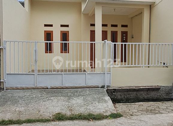 New Affordable House Ready to Occupy Near Bekasi Station and Summarecon