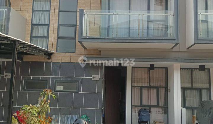 rumah 2 lantai golden city dekat stasiun bekasi  1