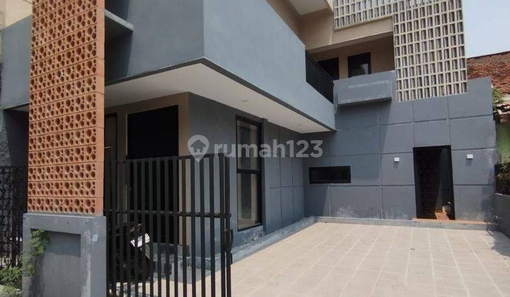 Rumah Baru 2 Lantai Siap Huni Dekat Summarecon Bekasi  1