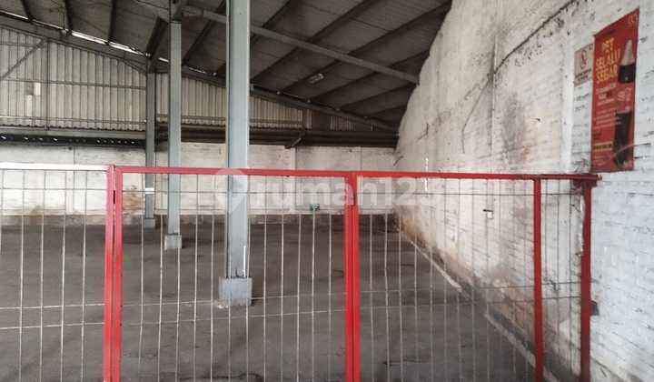 Soekarno Hatta Gudang Masuk Container 40 Feet