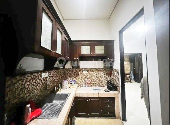 Disewakan Dengan Semi Furnished Rumah Cluster Ekslusif Dekat Taman Luas Dan Cantik Di Jalan Utama, Akses 2 Mobil, Kebagusan, Jakarta Selatan 2