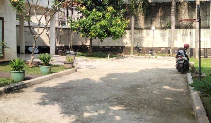 Disewakan Rumah Semi Furnish dalam Cluster Ekslusif di Cinere, dg taman Depan rumah Luas, dekat ke Akses Tol Andara, dekat Pondok Labu, dan dekat ke Fatmawati
 2