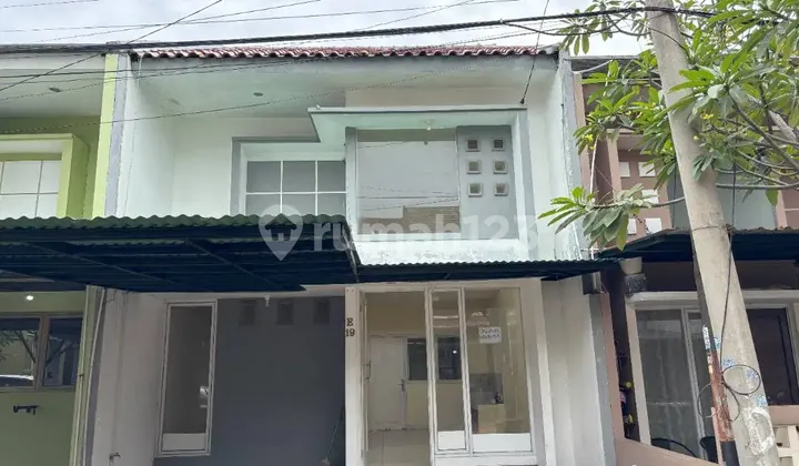 Disewakan Rumah Lokasi Bagus Dekat Pondok Labu, Dekat ke MRT Fatmawati, Unfurnished Dalam Cluster