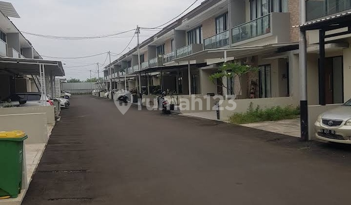 For Rent: Simple House in a Cluster, Near Tb Simatupang and Aon Mall, KRL Station, Busway, South Jakarta For Rent: Simple House in a Cluster, Near Tb Simatupang and Aon Mall, KRL Station, Busway, South Jakarta