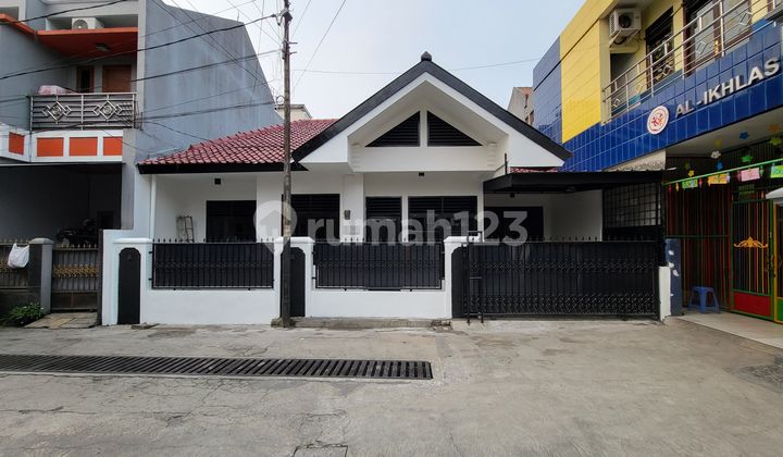 Disewakan Rumah Dekat Mrt Fatwati Dan Dekat Pondok Indah, Dan Dekat Blok M, Jakarta Selatan Disewakan Rumah Dekat Mrt Fatwati Dan Dekat Pondok Indah, Dan Dekat Blok M, Jakarta Selatan