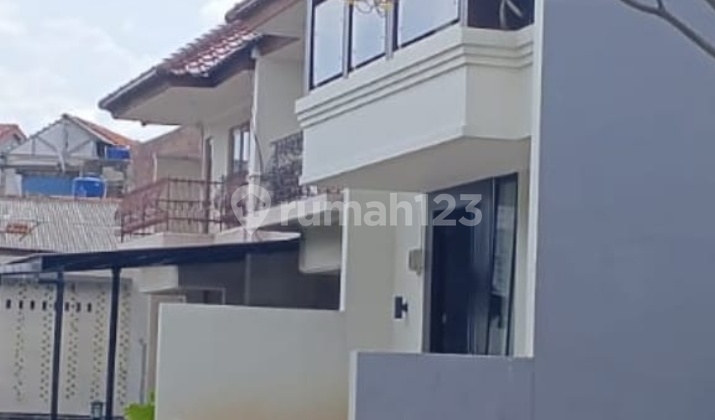 Disewakan Rumah Full Furnished (lengkap), Depan Taman Luas, Di Cinere, Dekat Gerbang Tol Andara 2