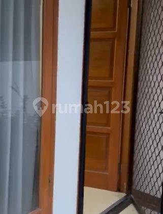 Disewakan Rumah Minimalis Modern 3 Kamar, Unfurnished, Dekat Akses Utama, Dekat Ke Tb Simatupang, Dekat Ke Aeon Mall, Dan Dekat Stasiun Krl Tanjung Barat, Jakarta Selatan 2