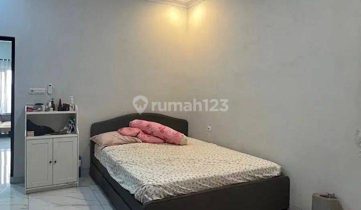 Disewakan Rumah Dekat Ke Aeon Mall Tj. Barat. Disewakan Dg Furnished, (ada Kolam Renang, Ac, Sofa, Kitchen Set, Lemari, Water Heater), Lokasi Dekat Ke Tb Simatupang, Dekat Ke Stasiun Krl, Dan Dekat Ke Aeo Mall, Lenteng Agung, Jagakarsa, Jakarta Selatan  2