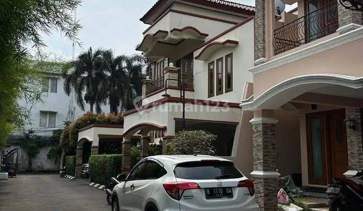 Disewakan Rumah Luas Dan Mewah Di Ragunan Dekat Tb Simatupang, Jakarta Selatan  1