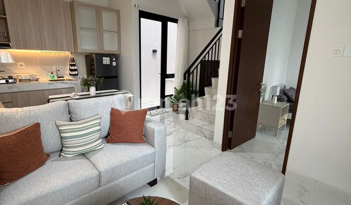 For Rent New House, Fully Furnished All New in the Elite South City Area, Tangsel Close to MRT Lebak Bulus Land Area 60 Building Area 68 Rooms 3 Bathrooms 2 Electricity 3500 Vacancy Uses Smart Key CCTV TV Fully Furnished Facilities Swimming Pool Outdoor Gym