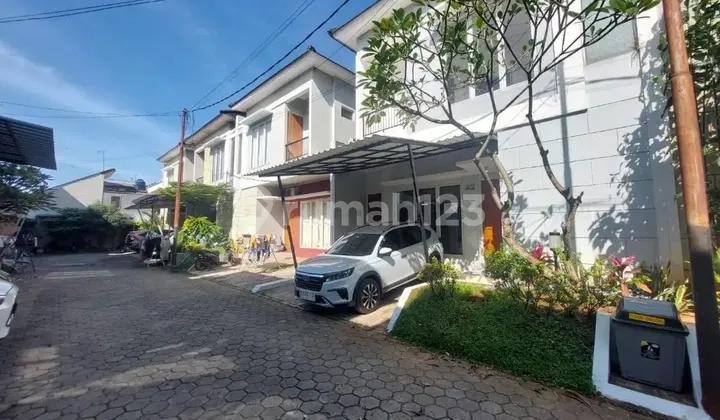 Disewakan Rumah Fully Furnished Dalam Town House, Dekat Akses Tol Brigif, Cinere 1