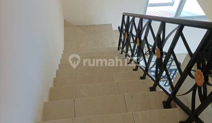 Disewakan Ruko Aralia Depan Patung Kuda di Harapan Indah 2 Bekasi 360  6