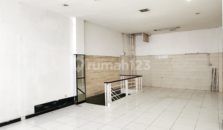 Kemang shop house area