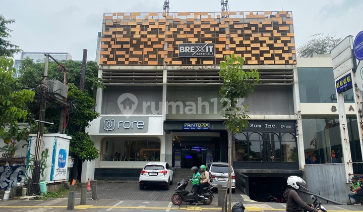 Ruang Usaha Dilantai Dua Kemang Raya Jakarta Selatan