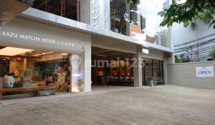 Business-space in the New Building