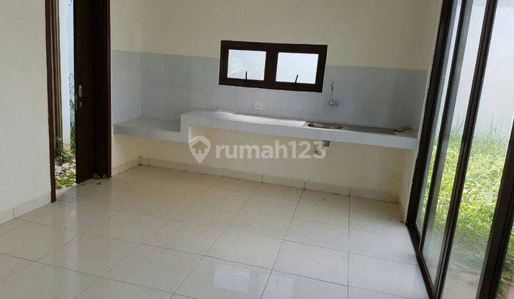 Dijual rumah 2 lantai dekat berbagai fasilitas di Cluster Nittaya 2