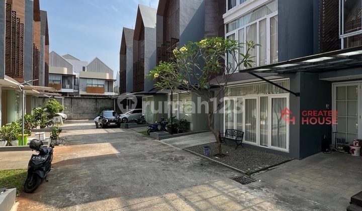 Modern Japanese Architecture in Townhouse 1