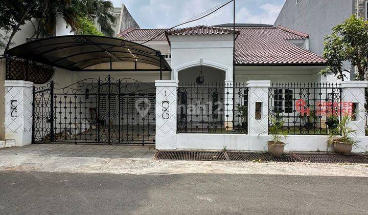 Rumah Lama Dan Terawat, 2 Lantai Hadap Utara 1