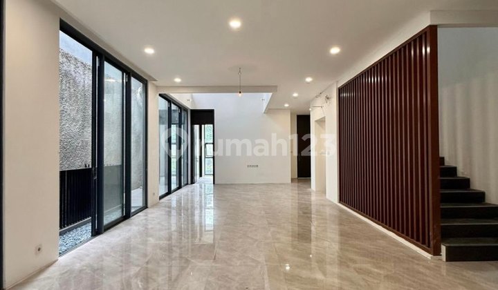 Brand New Hous Edalam Cluster di Lebak Bulus 2