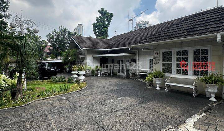 Rumah Terawat Di Pakubuwono Hadap Selatan 2