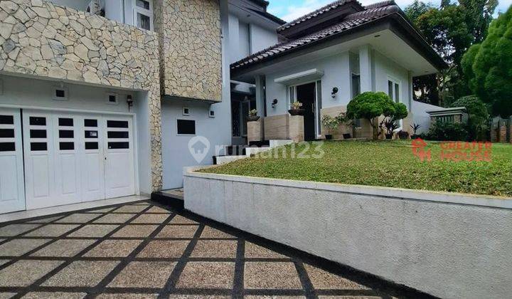 Rumah Nuansa Villa Desain Tropical Dalam Komplek 2