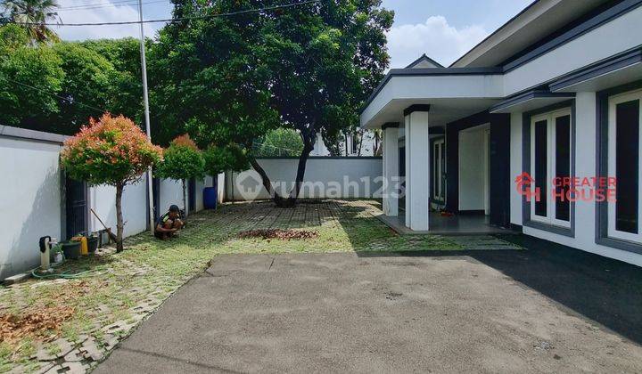 Rumah 1 Lantai Terawat Hadap Utara Jalan Lebar 2