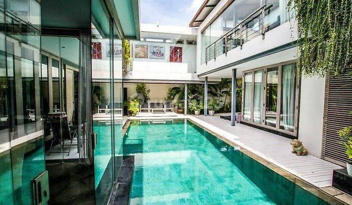 Beautiful Modern Minimalist Villa Located In Batubelig, Seminyak Bali 2