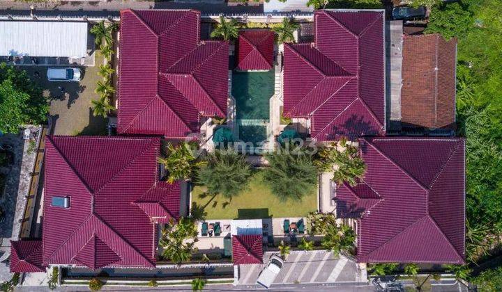 For sale, Villa Complex with a Large Garden Yard in the Sanur Denpasar Bali Tourism Area, Full Furnished  2