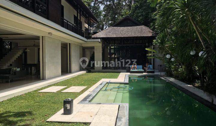 Dijual Villa Luxury Lantai2 di Jln Utama Area Kayu Aya Seminyak Kuta Bali Dekat Ke Potato Head Lavavela W Hotel Seminyak Square Pantai Seminyak Full Furnished  1