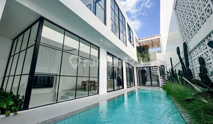 FOR SALE PERERENAN VILLA 3BR TROPICAL MODERN STYLE FOR SALE PERERENAN VILLA 3BR TROPICAL MODERN STYLE